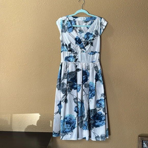Lazy Bones Alice  Floral Dress. small - Picture 1 of 6